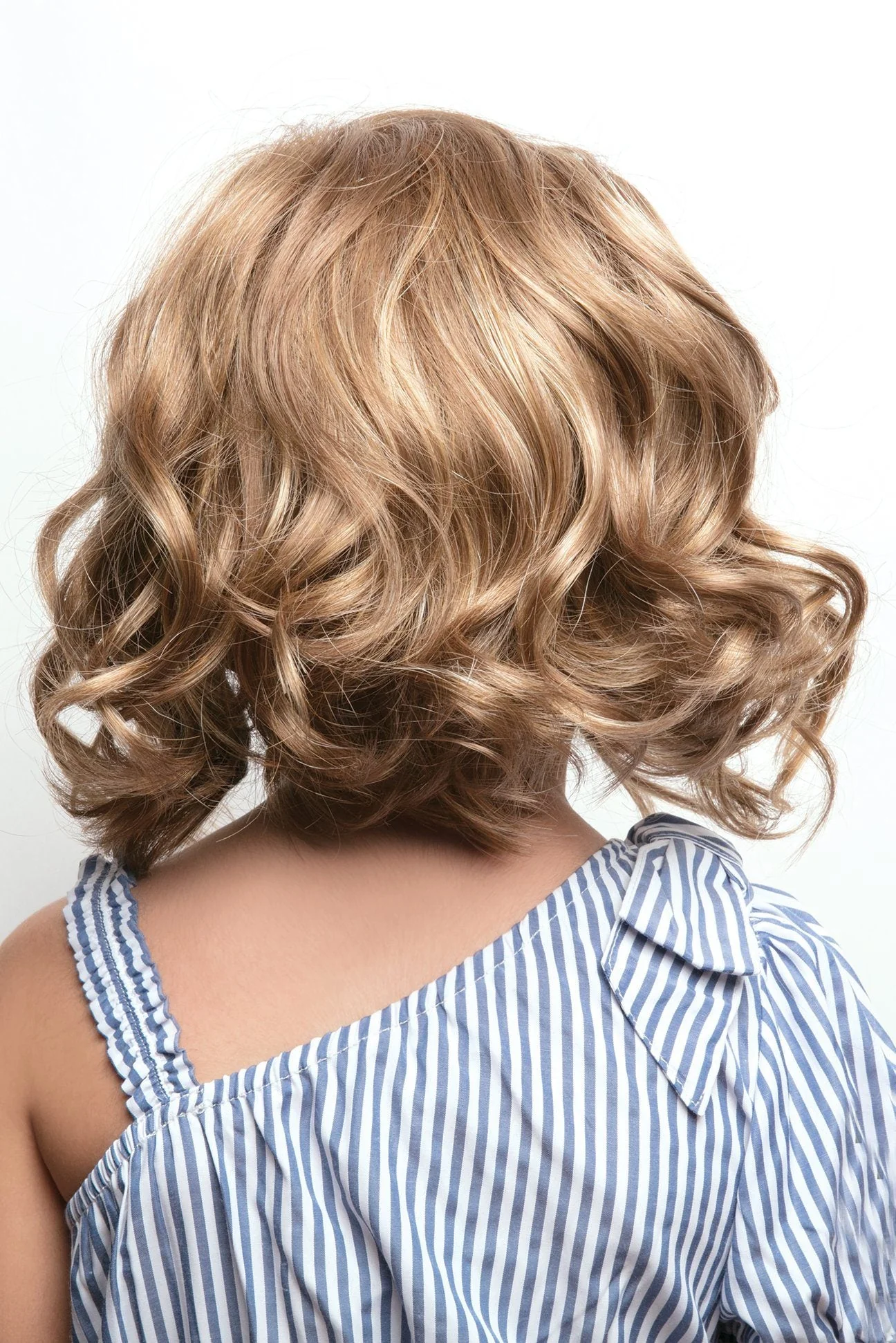 Amore Wigs - Elsie #4209 - Image 4