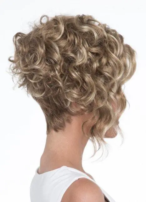 Kelsey Wig - Image 3