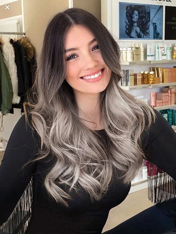 Wavy Silver Platinum Grey Mixed Wig - Image 8